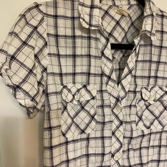 Levi Button down Top - Picture 4 of 7